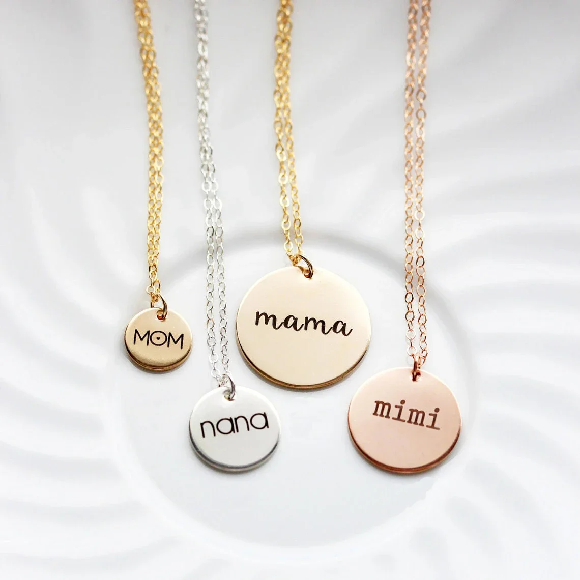 Custom Engraved Names Date Sta - огляд і ціна Birth Flower Necklace